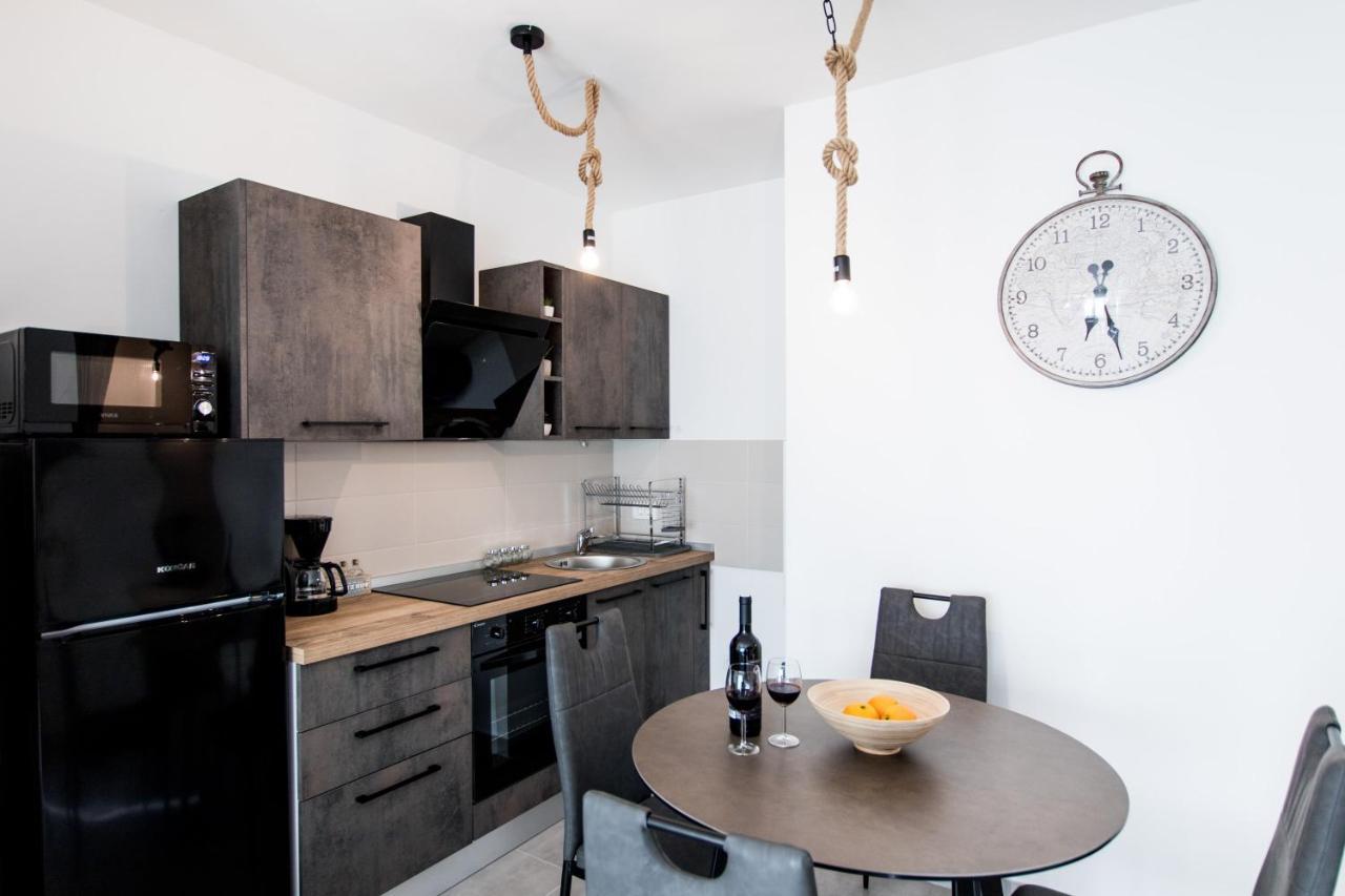 4 * Apartment Sunset Close To The Sea Kaštela Εξωτερικό φωτογραφία